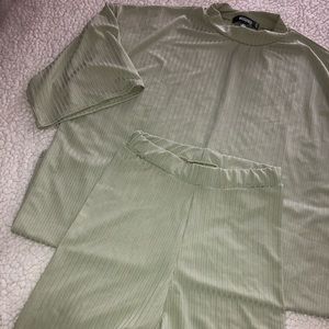 Missguided 2 piece set.